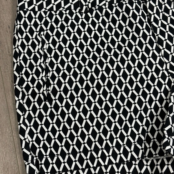 Women's Stylus 12 Large Black White Khakis Chino Shorts Diamond Geometric NWOT - Picture 5 of 9